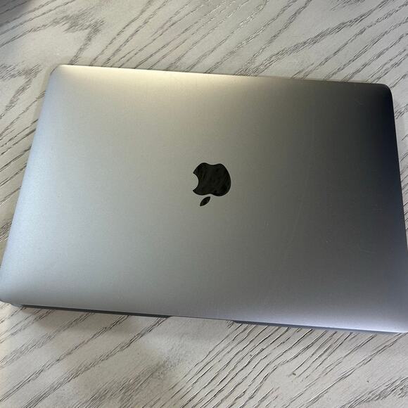 Apple 13” MacBook Air With Apple M1 Chip Gray Laptop With Original Box - Picture 2 of 11